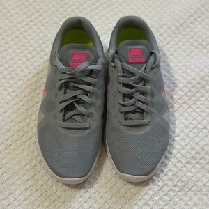 Nike Gray and Pink Athletic Shoes Low-Top Design